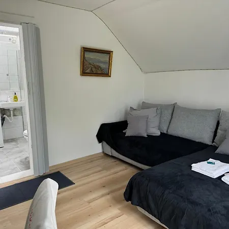 Lit Queen Size Et Balcon * Commugny